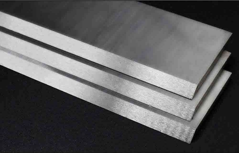 W18% planer blade detail