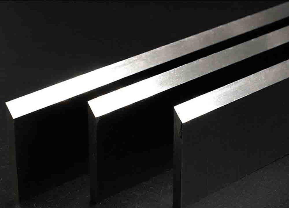 W18% planer blade detail