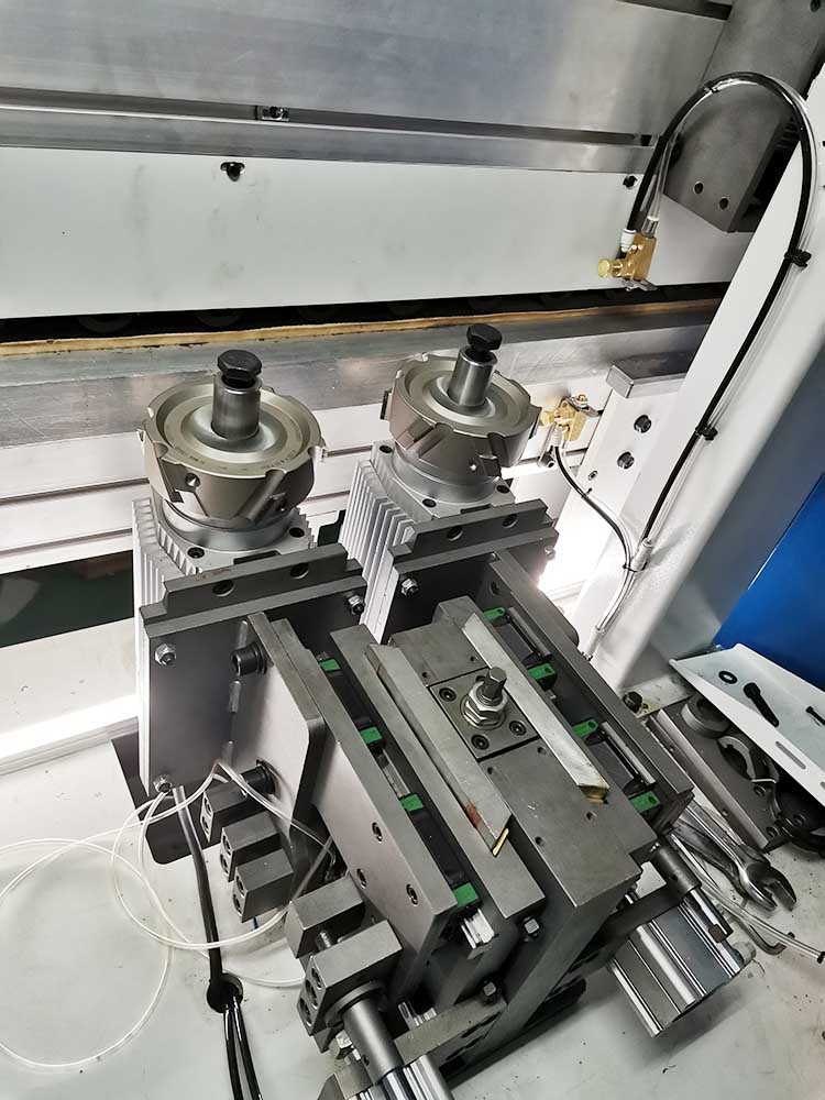 The PCD pre milling cutter is made of diamond, which effectively solves the shortcomings of fast wear and increases the life of the knife by a hundred times. The diamond premilling cutter has high hardness, high sharpness, strong wear resistance, high precision, good heat dissipation, and long service life. Perfect tooth shape matching, no chipping or blackening