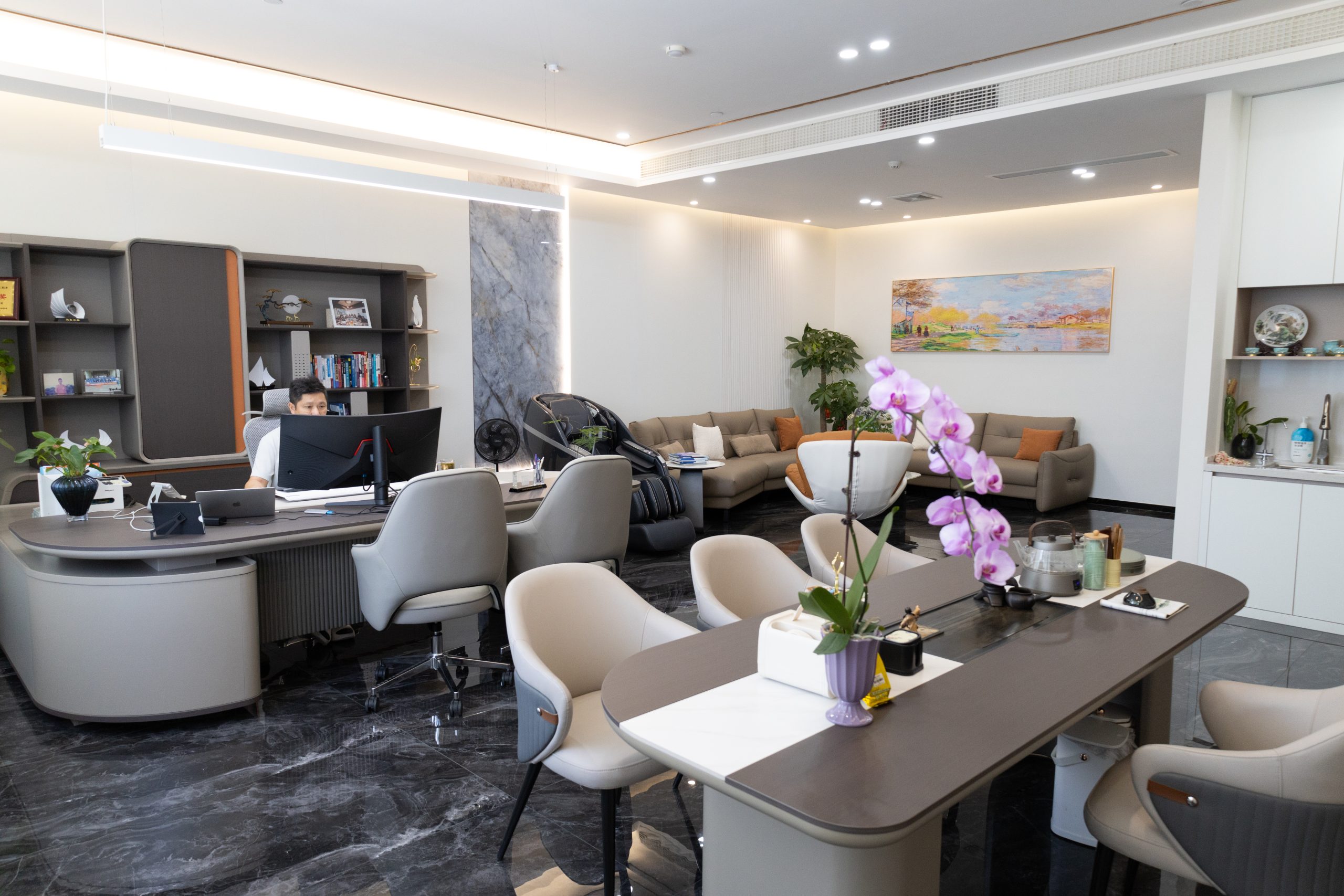 Leabon office interior workspace